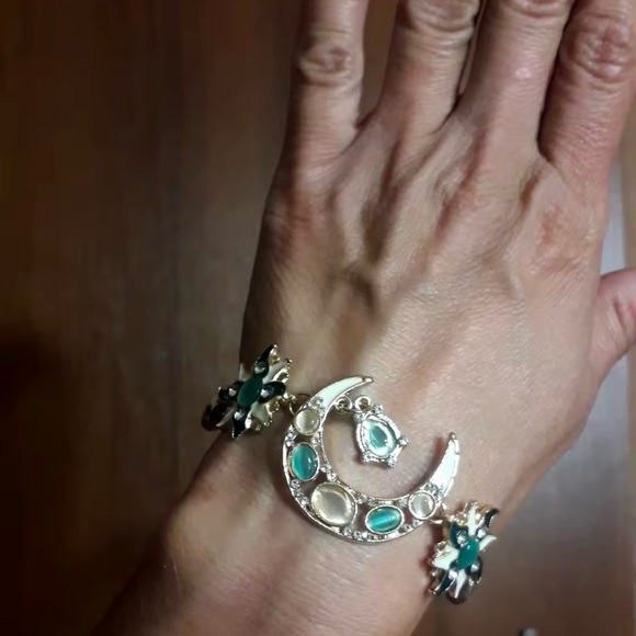 Bohemian Style Asymmetry Sun Moon Star Bracelet 8” - Picture 5 of 6